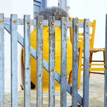 Apollo Serifos Town
