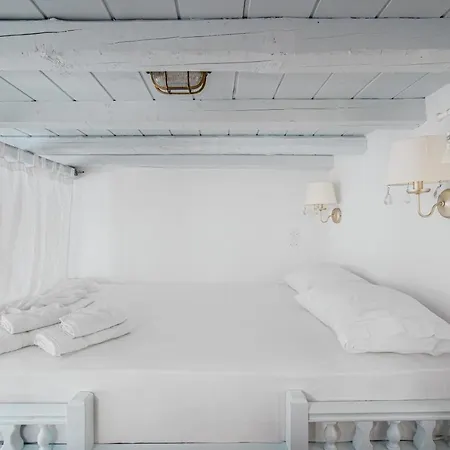 Apollo Apartment *